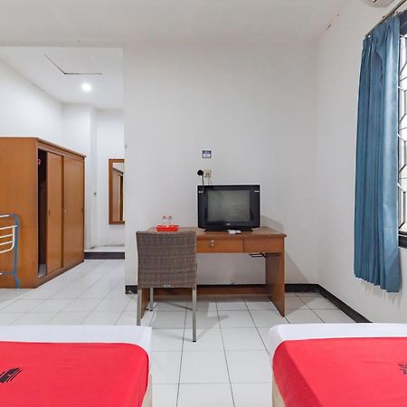 Reddoorz Near Taman Kota Lapang Merdeka Sukabumi Exterior photo