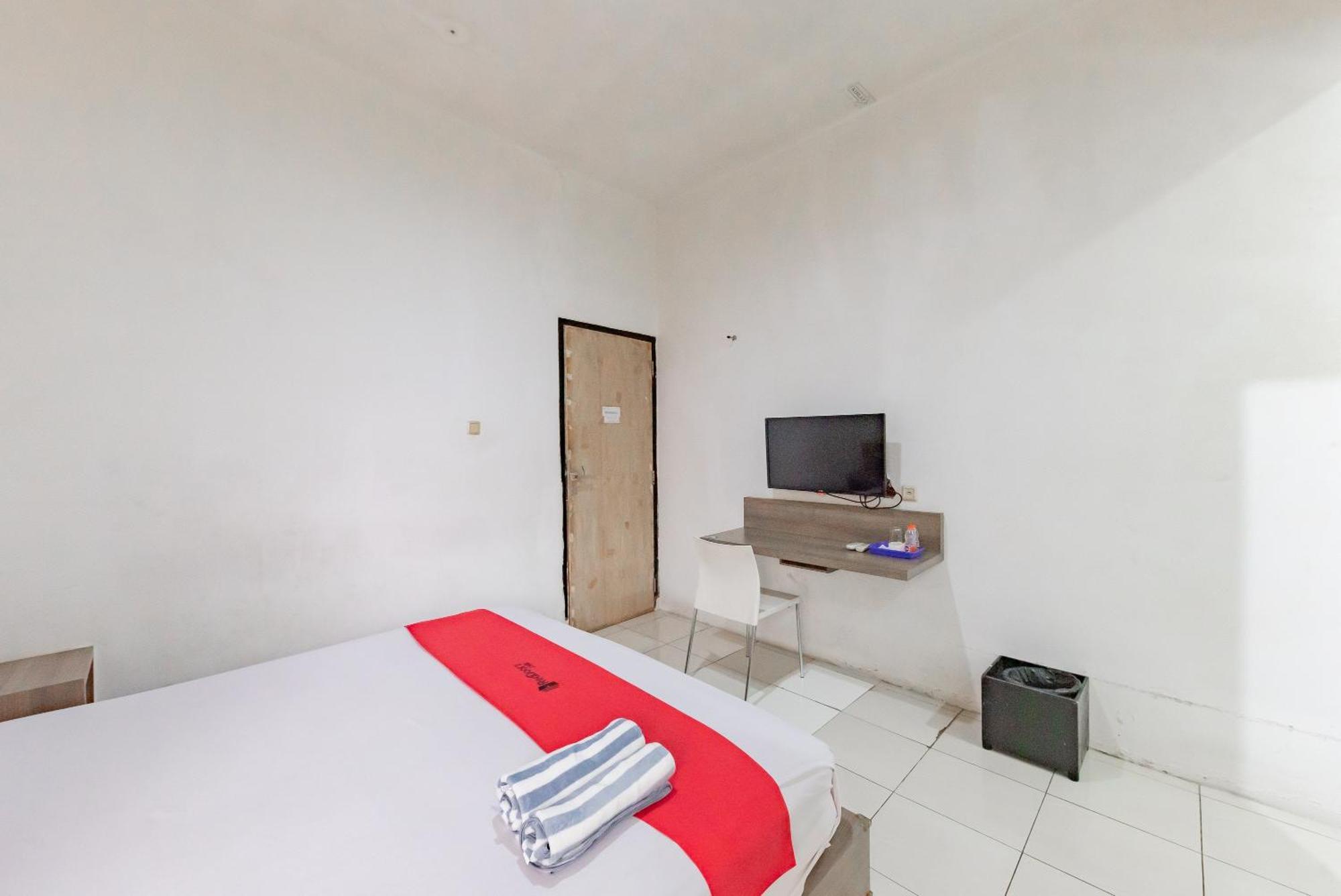 Reddoorz Near Taman Kota Lapang Merdeka Sukabumi Exterior photo
